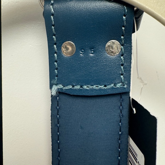 NWT Me Riegillio jeans Blue double prong leather belt. Size 95 - Picture 3 of 3